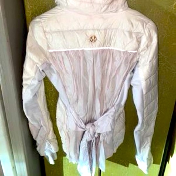 Pre-loved Lululemon pedal power jacket Just like NEW - Picture 7 of 8